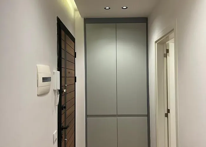 アパート Escape Luxury 4 ティラナ